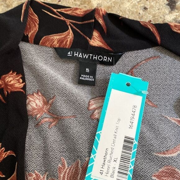 41 Hawthorne Henri Ruched Detailed Knit Top - Picture 4 of 6